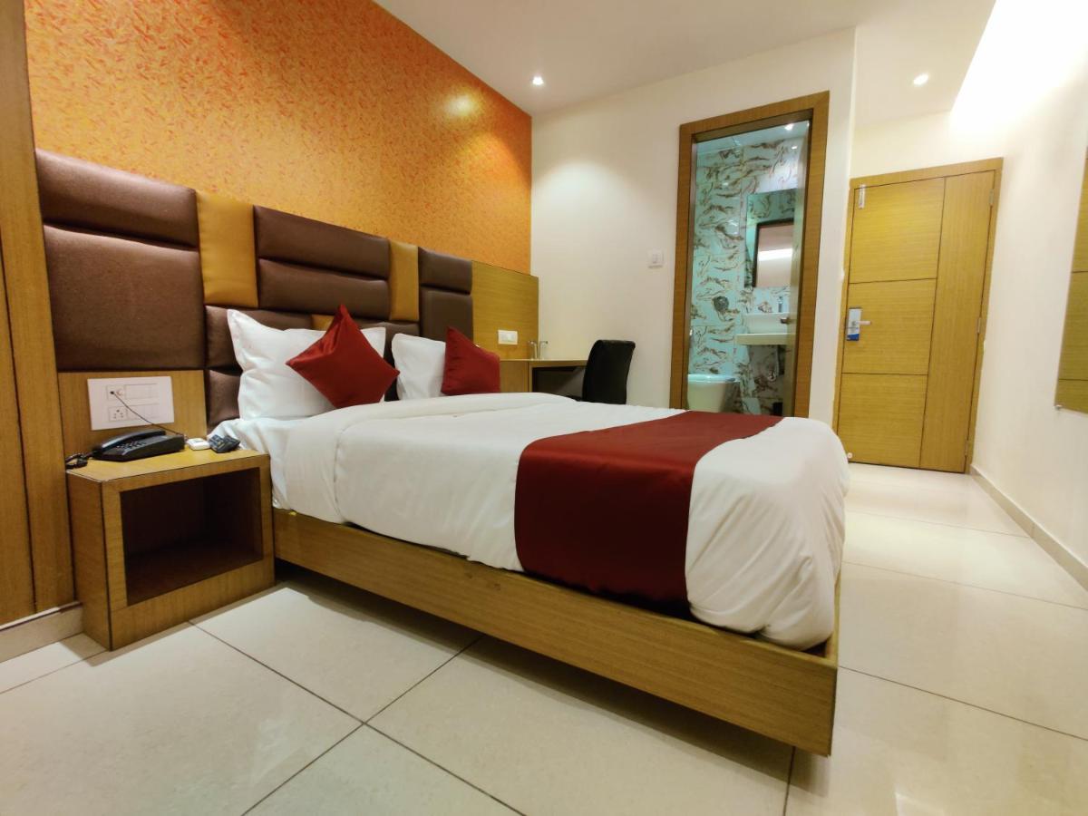 Hotel Hindustan Residency Thána Kültér fotó