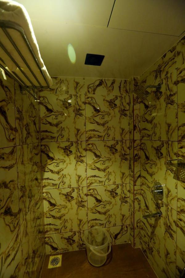 Hotel Hindustan Residency Thána Kültér fotó